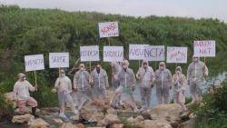 Xúquer Viu denuncia la contaminació de les aigües del barranc de Barxeta en Alzira (Arxiu)