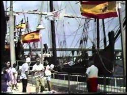 El 3 dagost de 1990 es produeix lenfonsament de la reproducció de la caravel·la que estava al moll de la fusta de Barcelona