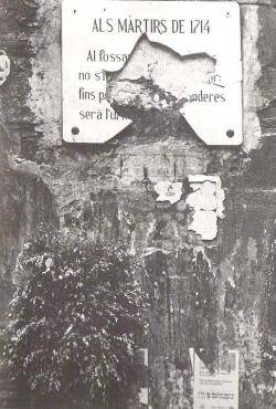 Atac contra la placa "nova" (i la memòria dels patriotes catalans morts el 1714) produït després de l'11 de Setembre de 1978