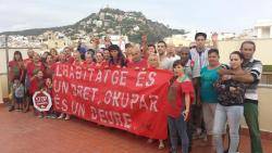 La PAHC-Blanes torna a ocupar un bloc al centre de la població