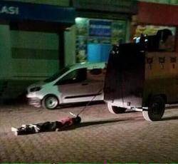 Divendres passat les tropes turques van matar el civil Haci Lokman Birlik posteriorment van arrossegar el seu cos pels carrers (imatge: kurdiscat)