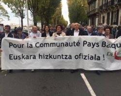 Cinc persones es manifesten a  Baiona en defensa de l'euskera