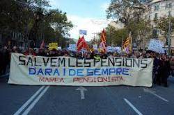 La Marea Pensionista debat amb els partits a la plaça Catalunya