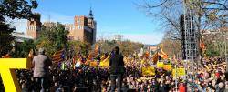 Milers de ciutadans exigeixen "unitat" i "govern" als 72 diputats independentistes en l'acte de l'ANC