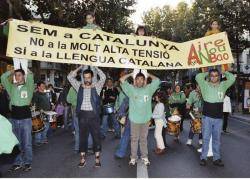 Des del 1998, any rere any Aire Nou de Bao participa a l'acte del CORRELLENGUA de Perpinyà.