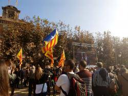 Nombroses presones s'han congregat davant del Parlament