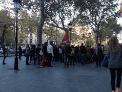 Unes 50 persones a la concentració de KurdisCat per Kobanê a Barcelona