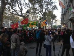 Unes 50 persones a la concentració de KurdisCat per Kobanê a Barcelona