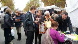 La Marea Blanca recull més de 3.000 signatures per exigir que reverteixi les retallades a les ambulàncies