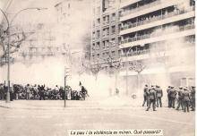 Manifestaci&oacute; per l'Amnistia de l'1 de febrer de 1976 (Imatge:Agressi&oacute; a la pau. 1 i 8 de febrer. Testimoni gr&agrave;fic)
