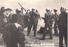 Manifestaci&oacute; per l'Amnistia de l'1 de febrer de 1976 (Imatge:Agressi&oacute; a la pau. 1 i 8 de febrer. Testimoni gr&agrave;fic)