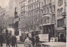 Manifestaci&oacute; per l'Amnistia de l'1 de febrer de 1976 (Imatge:Agressi&oacute; a la pau. 1 i 8 de febrer. Testimoni gr&agrave;fic)