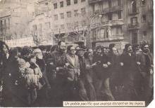 Manifestaci&oacute; per l'Amnistia de l'1 de febrer de 1976 (Imatge:Agressi&oacute; a la pau. 1 i 8 de febrer. Testimoni gr&agrave;fic)