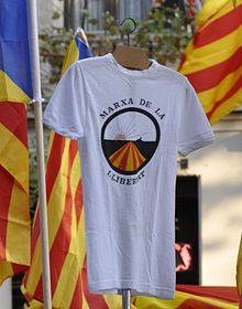 Samarreta amb l'emblema de la Marxa de la Llibertat. Foto a la Diada Nacional de Catalunya a l'11/9/2012 a Barcelona (Viquipedia)