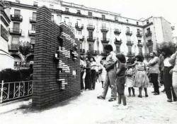 Inauguració d'un monument als Països Catalans poc abans de l'acte independentista de la Diada de 1982 a la plaça Independència de Girona 