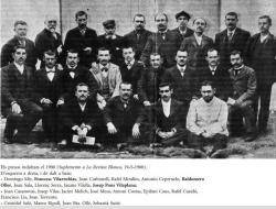 Els últims indultats majoritàriament pel Procés de Montjuïc, però alguns també pels processos dels atemptats de la Gran Via i del Liceu, fotografiats el maig de 1900 poc abans de ser deportats