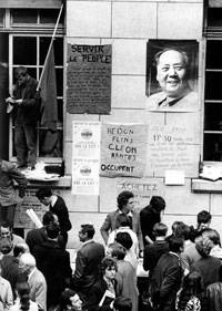 1968 Els estudiants francesos ocupen la Soborna i la declaren comuna lliure