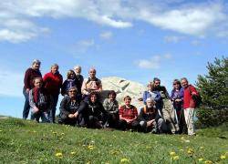 Els visitant vallesans també van fer senderisme pel Pla de Can Pegot, i van ser al monument a Xirinacs: FOTO: http://santquirzevalles.cat/