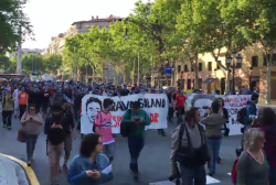 Centenars de persones protesten davant del domicili del propietari del Banc Expropiat