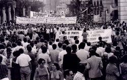Els membres de la Taula de Forces Polítiques i Sindicals del País Valencià, convocants de la primera manifestació per a demanar "llibertat, amnistia i estatut d'autonomia", celebrada a València el dia 12 de juliol de 1976