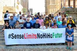 El manifest #SenseLímitsNoHiHaFutur, impulsat per 150 persones d'arreu de les Illes Balears que comença a caminar