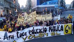 L'Assemblea Groga es manifesta a Barcelona per reclamar més inversió en l'educació pública