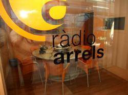 Estudis de ràdio Arrels