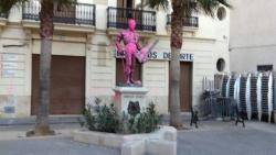 Es castiga més pintar una estàtua que les amenaces i agressions feixistes. Foto: Mèdia.cat