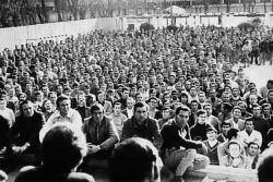 Assemblea durant la vaga de Roca. Foto: Mèdia.cat