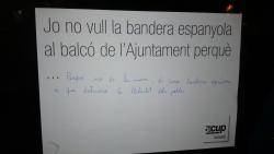 Concentració a Santa Coloma de Farners per rebutjar la penjada de la bandera espanyola