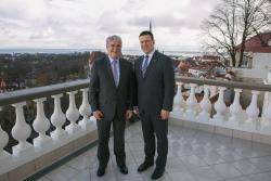 El ministre d?Exteriors espanyol, Alfonso Dastis, amb el primer ministre d?Estònia, Jüri Ratas. Foto: El Temps