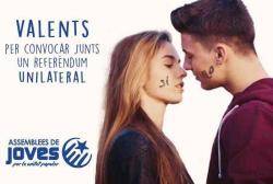 Les Assemblees de Joves per la Unitat Popular responen a la campanya del PP amb un altre petó