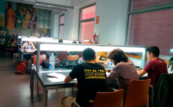 Estudiants de la UV ocupen la Biblioteca d'Humanitats