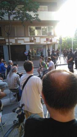 Concentració i parlaments de Benet Salellas i Àlex Romaguera contra la visita de Felip VI a l'Auditori de Girona en motiu de l'acte anual de la Fundación Princesa de Girona (29/06/2017)