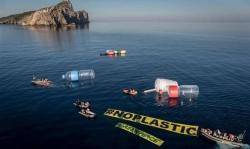 Greenpeace impulsa la campanya "Menys Plàstic, Més Mediterrani"