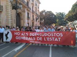 Milers de valencians exigeixen "les claus de la caixa"