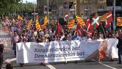 Mobilització a Donostia en suport de la celebració del referèndum a Catalunya