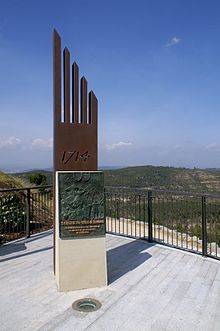 Memorial de guerra de la batalla de Talamanca (1714). A la placa hi ha la inscripció següent: «13 d'agost de 1714 - Batalla de Talamanca / En memòria d'aquells que van lluitar en defensa de les Llibertats de Catalunya» (Imatge: Wikipèdia)