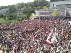 Més de 2000 estudiants es concentren a la UAB en defensa del referèndum
