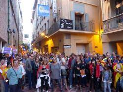 Més d'un miler de persones es concentren davant del consolat d'Espanya a Perpinyà