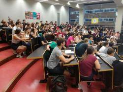Un centenar de representants d?universitats catalanes comencen la campanya del referéndum
