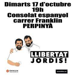 Concentració davant del Consulat d'Espanya a Perpinyà en suport de Jordi Cuixart i Jordi Sànchez