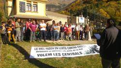 Desenes persones a la Vall Fosca rebutgen les pressions de la multinacional pel cobrament de l'IVA dels rebuts