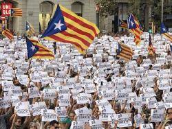 Clam multitudinari per exigir l?alliberament de Jordi Sànchez i Jordi Cuixart