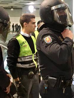 Imatge del guarda de seguretat (anomenat Raul Suarez Hernando) denunciat ahir per agredir una manifestant a Girona