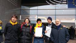 Els CDR lliuren 25.000 signatures al Parlament europeu per l'alliberament dels presos polítics
