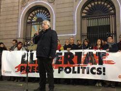 Les places de les viles s?omplen per demanar l?alliberament de tots els presos polítics