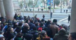 14 detinguts en l'acci&oacute; sorpresa a les portes del TSJC