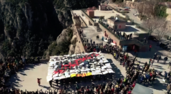 Macro Mosaic a Montserrat per l'alliberament