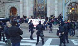 14 detinguts en l'acci&oacute; sorpresa a les portes del TSJC